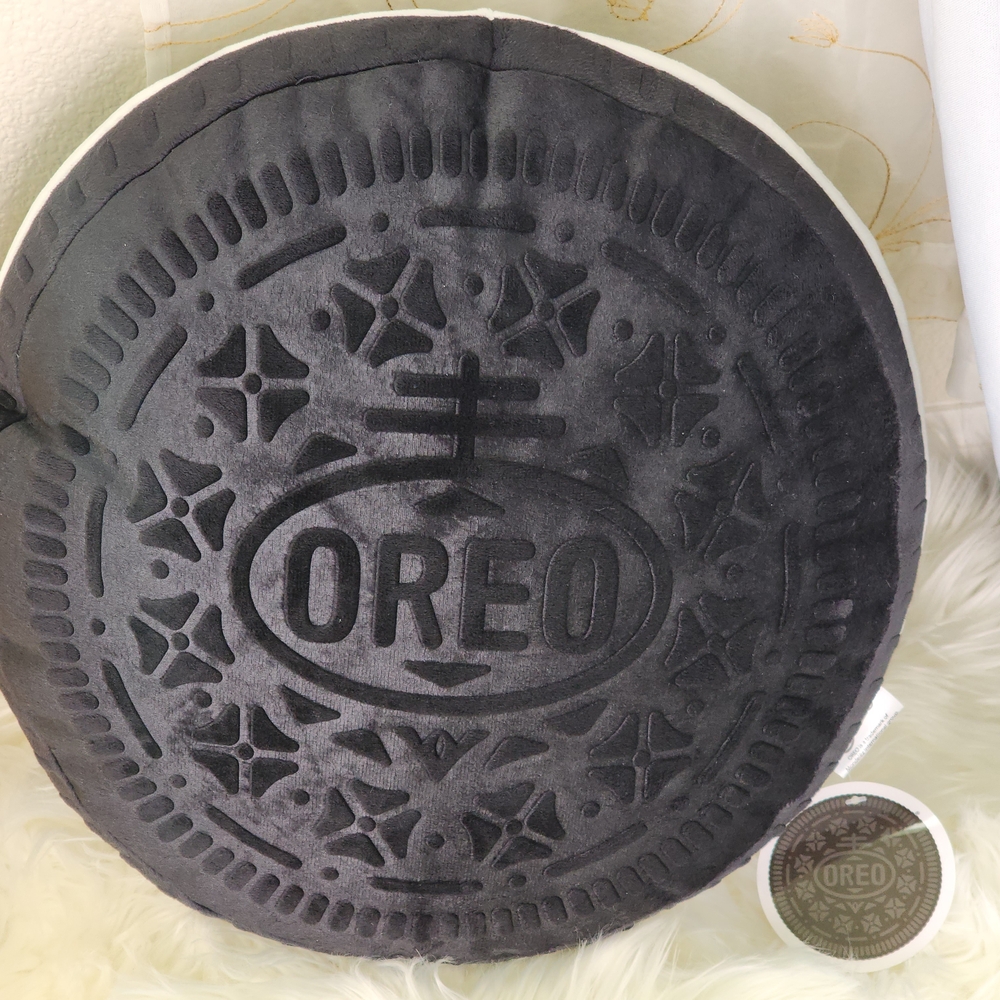 NWT Large, Comfortable Fun And Yummy Oreo Cookie Accent Pillow. Best Offer.
